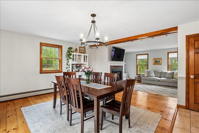 35 Haynes Road, Deerfield, NH 03037