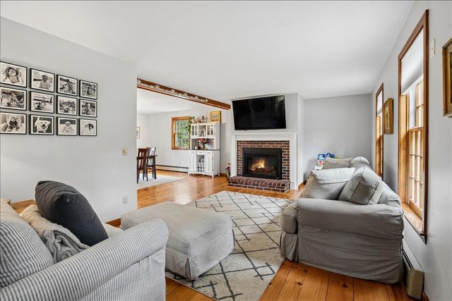 35 Haynes Road, Deerfield, NH 03037