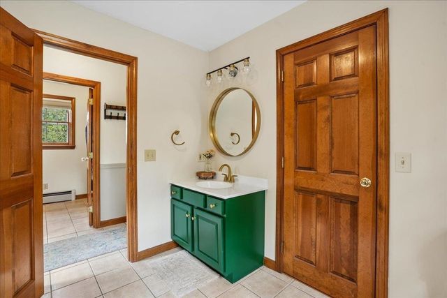 35 Haynes Road, Deerfield, NH 03037