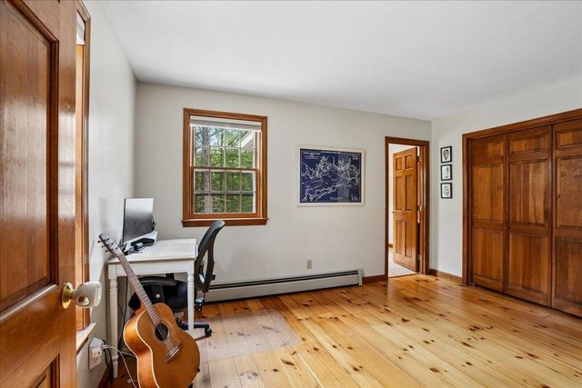 35 Haynes Road, Deerfield, NH 03037