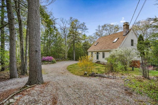 35 Haynes Road, Deerfield, NH 03037