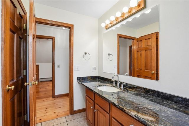 35 Haynes Road, Deerfield, NH 03037