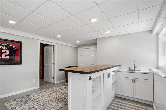 35 Haynes Road, Deerfield, NH 03037