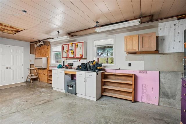 35 Haynes Road, Deerfield, NH 03037