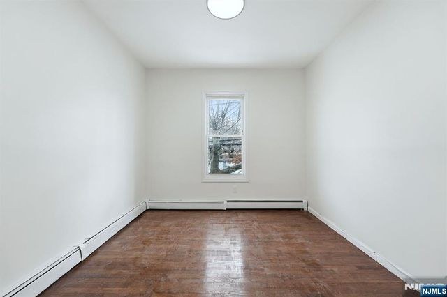 72 13th Street, Newark, NJ 07107