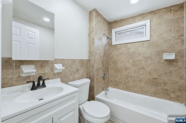 72 13th Street, Newark, NJ 07107