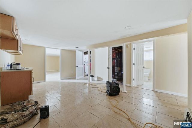 72 13th Street, Newark, NJ 07107