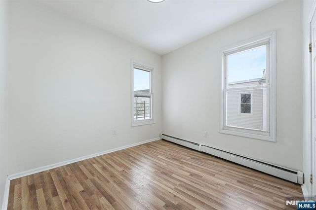 72 13th Street, Newark, NJ 07107