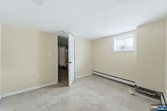 72 13th Street, Newark, NJ 07107