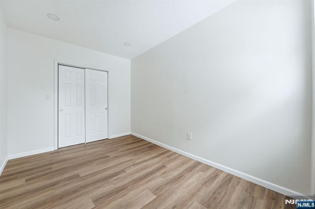 72 13th Street, Newark, NJ 07107