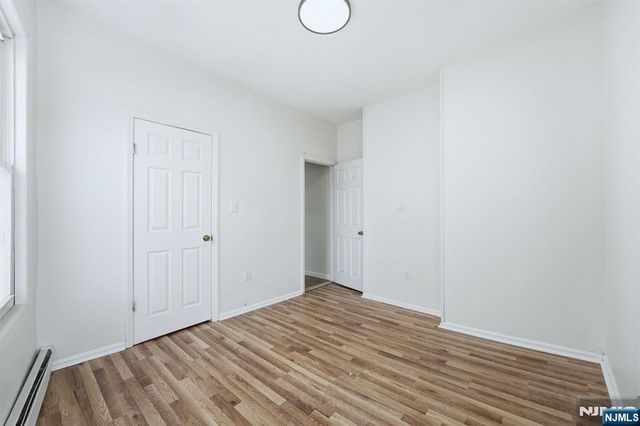 72 13th Street, Newark, NJ 07107