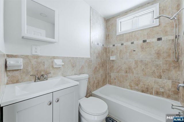 72 13th Street, Newark, NJ 07107