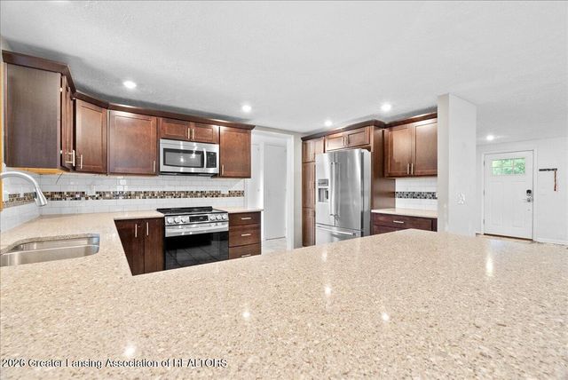 1438 N Hagadorn Road, East Lansing, MI 48823