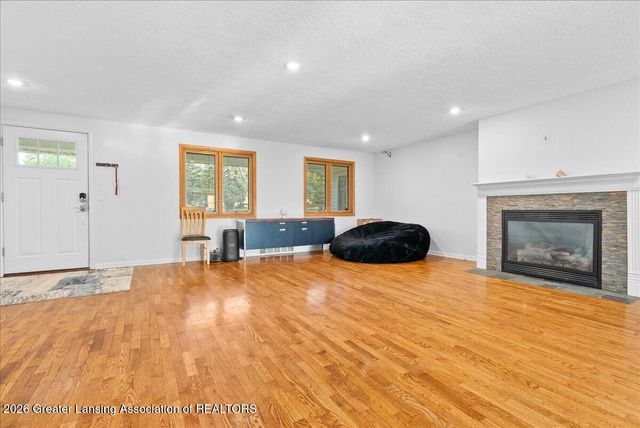 1438 N Hagadorn Road, East Lansing, MI 48823