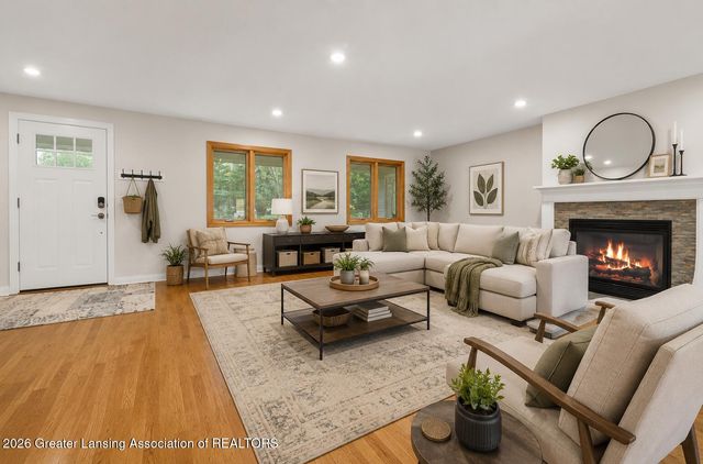 1438 N Hagadorn Road, East Lansing, MI 48823
