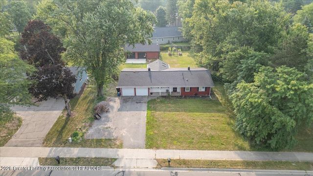 1438 N Hagadorn Road, East Lansing, MI 48823