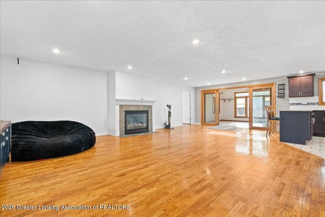 1438 N Hagadorn Road, East Lansing, MI 48823