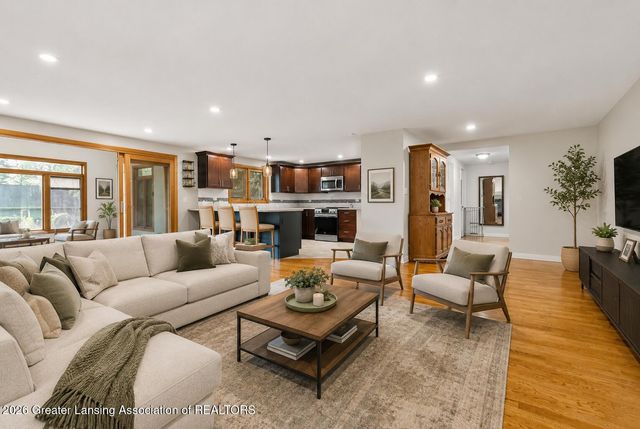1438 N Hagadorn Road, East Lansing, MI 48823