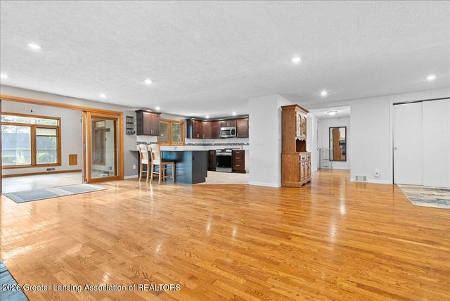 1438 N Hagadorn Road, East Lansing, MI 48823