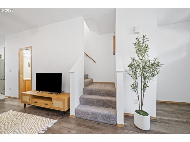 121 Se 8TH Ave, Hillsboro, OR 97123