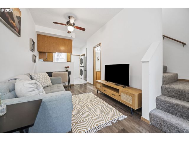 121 Se 8TH Ave, Hillsboro, OR 97123