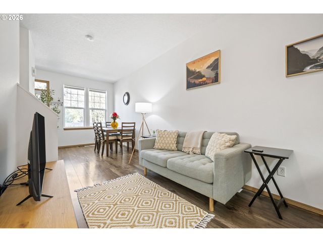 121 Se 8TH Ave, Hillsboro, OR 97123