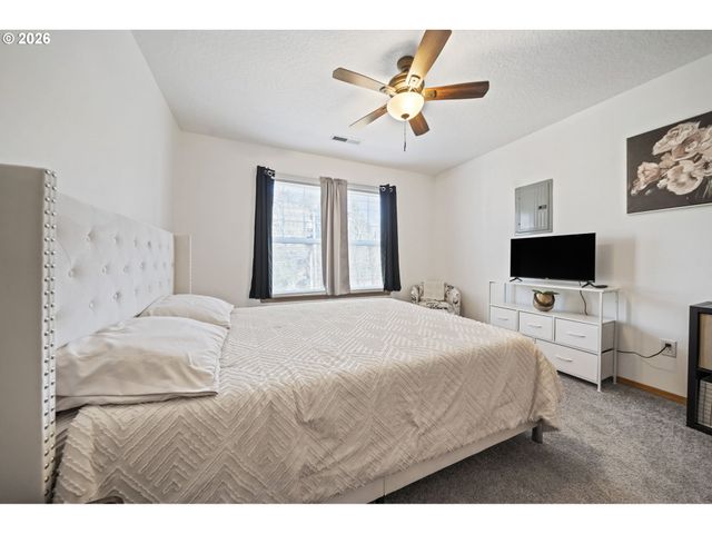 121 Se 8TH Ave, Hillsboro, OR 97123