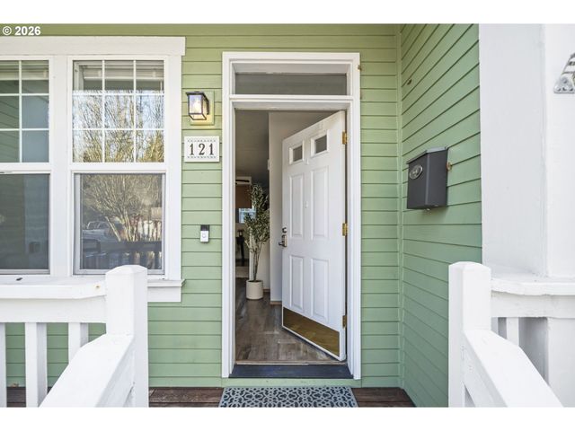 121 Se 8TH Ave, Hillsboro, OR 97123