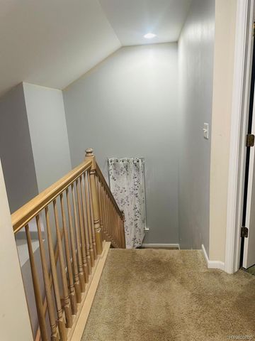 2216 Legacy Drive, Burton, MI 48519