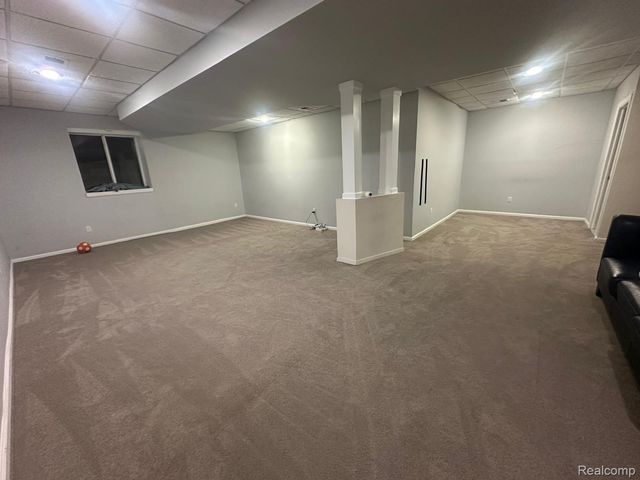 2216 Legacy Drive, Burton, MI 48519