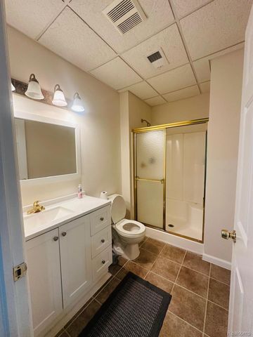 2216 Legacy Drive, Burton, MI 48519