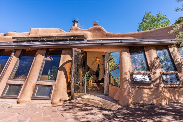 41 Estrada Calabasa, Santa Fe, NM 87506
