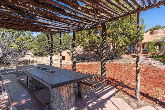 41 Estrada Calabasa, Santa Fe, NM 87506
