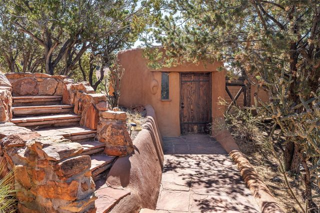 41 Estrada Calabasa, Santa Fe, NM 87506