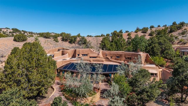 41 Estrada Calabasa, Santa Fe, NM 87506