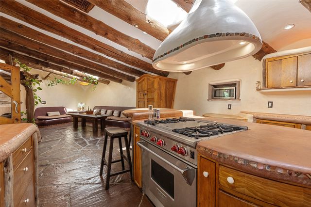 41 Estrada Calabasa, Santa Fe, NM 87506