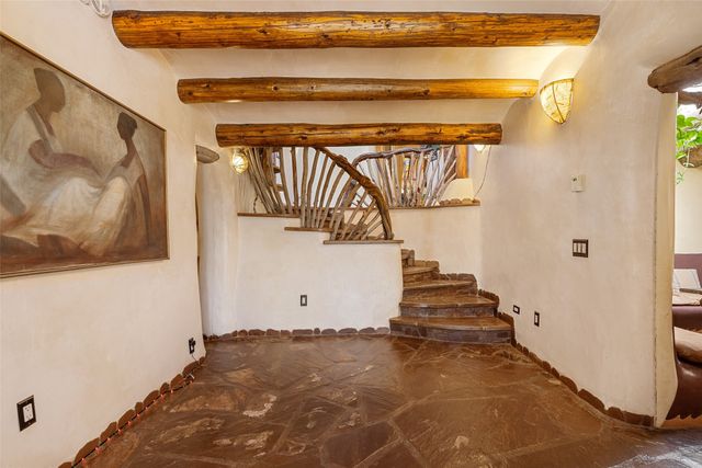 41 Estrada Calabasa, Santa Fe, NM 87506