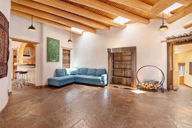 41 Estrada Calabasa, Santa Fe, NM 87506