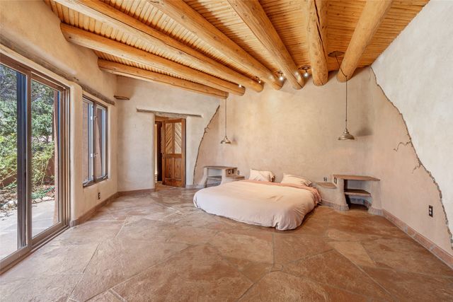 41 Estrada Calabasa, Santa Fe, NM 87506