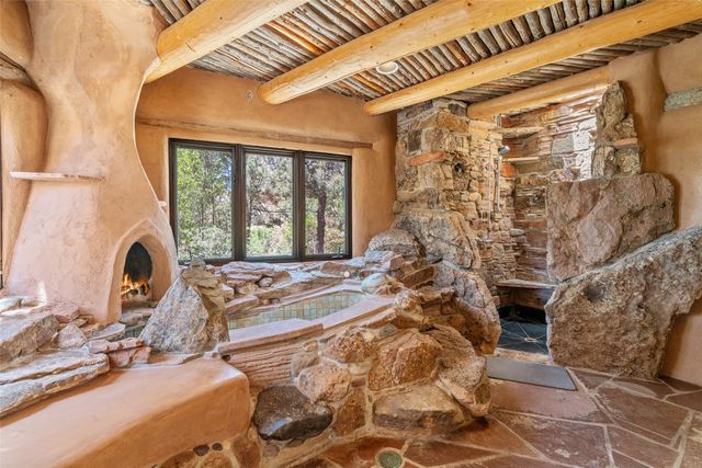 41 Estrada Calabasa, Santa Fe, NM 87506