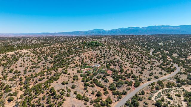 41 Estrada Calabasa, Santa Fe, NM 87506