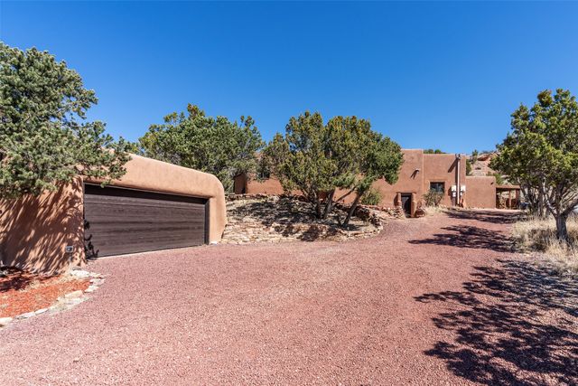 41 Estrada Calabasa, Santa Fe, NM 87506