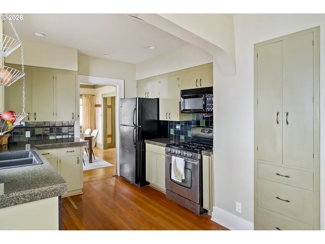 5765 N WILLIAMS Ave, Portland, OR 97217