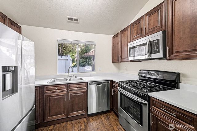 9103 183rd Avenue NE, Redmond, WA 98052