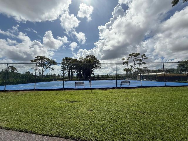 4760 Lucerne Lakes Boulevard 206, Lake Worth, FL 33467