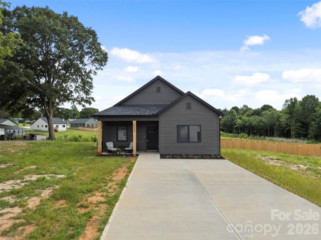 1226 Burris Boulevard, Lincolnton, NC 28092