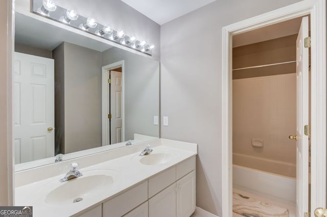 1721 Crowes Lake Court, Lawrenceville, GA 30043