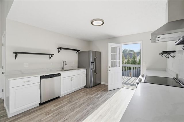 52 Central Park Drive, Atlanta, GA 30354