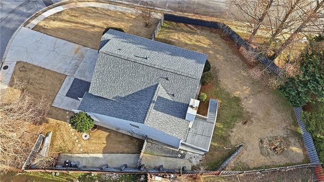 52 Central Park Drive, Atlanta, GA 30354