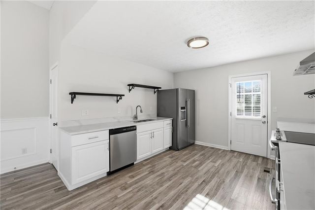 52 Central Park Drive, Atlanta, GA 30354